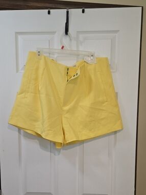 a new day Sunlit Yellow High-Waist Tailored Women's Shorts Nwt Size16